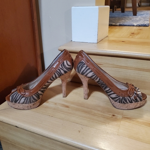 Michael Kors Canvas Safari OpenToe Stilletto Heels - Picture 7 of 11